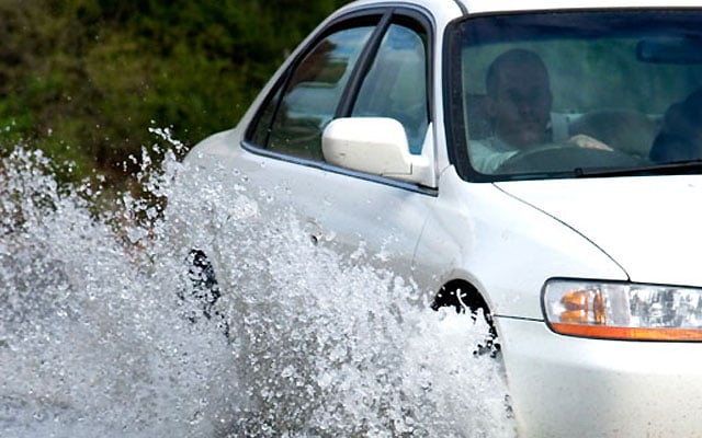 Floods bow wave 4 Floods bow wave 4