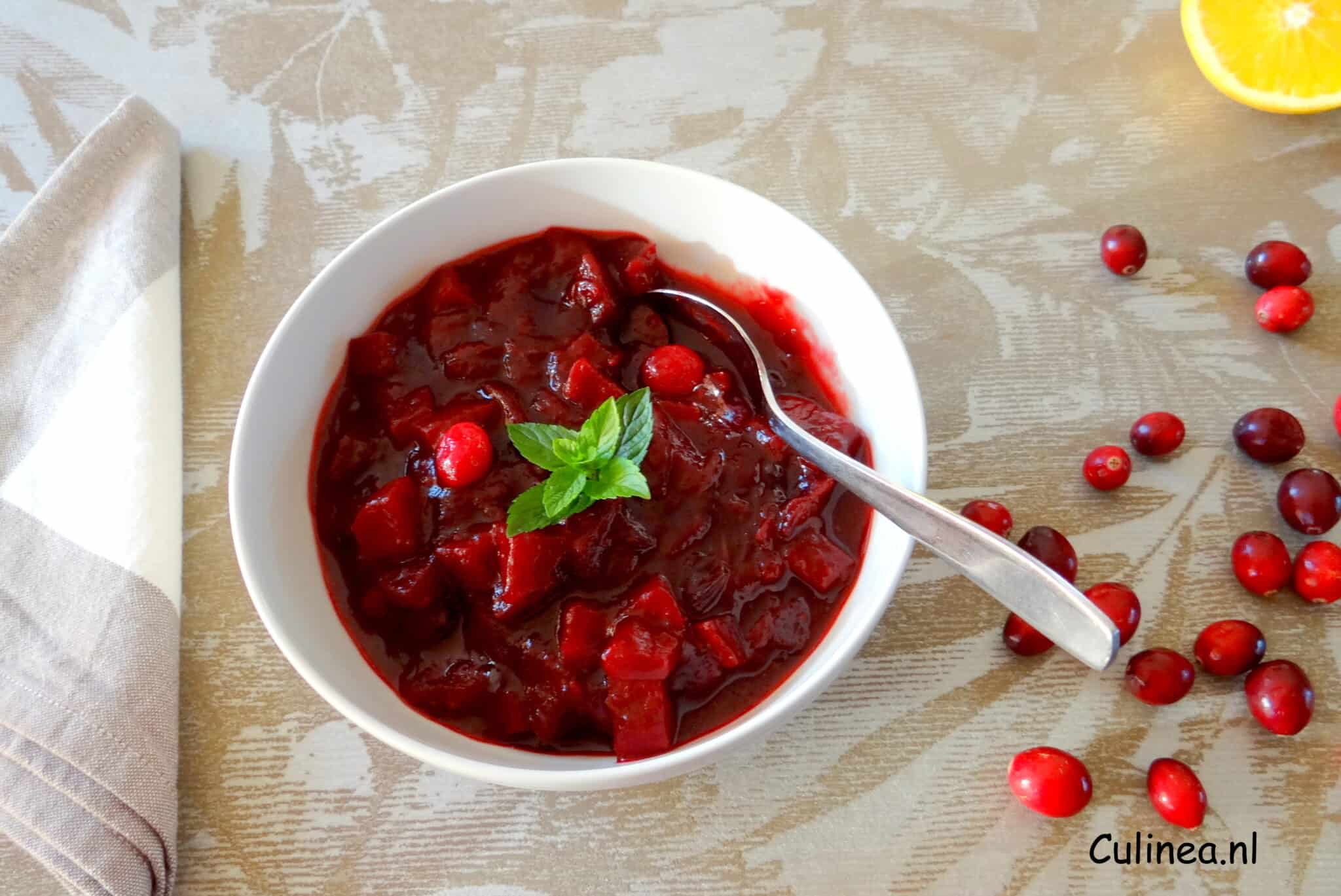 Cranberry bieten compote