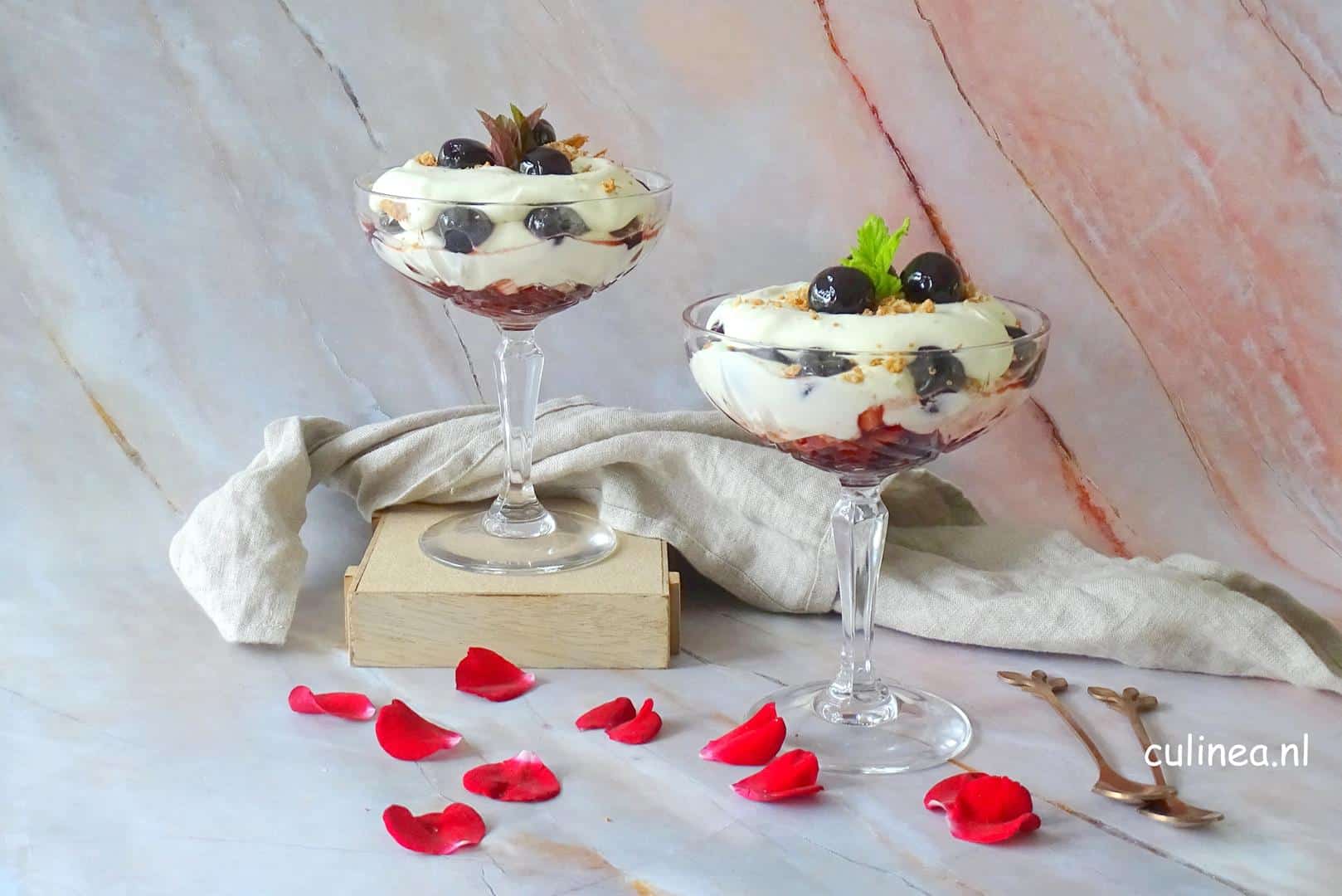 Kersen cheesecake in een glaasje