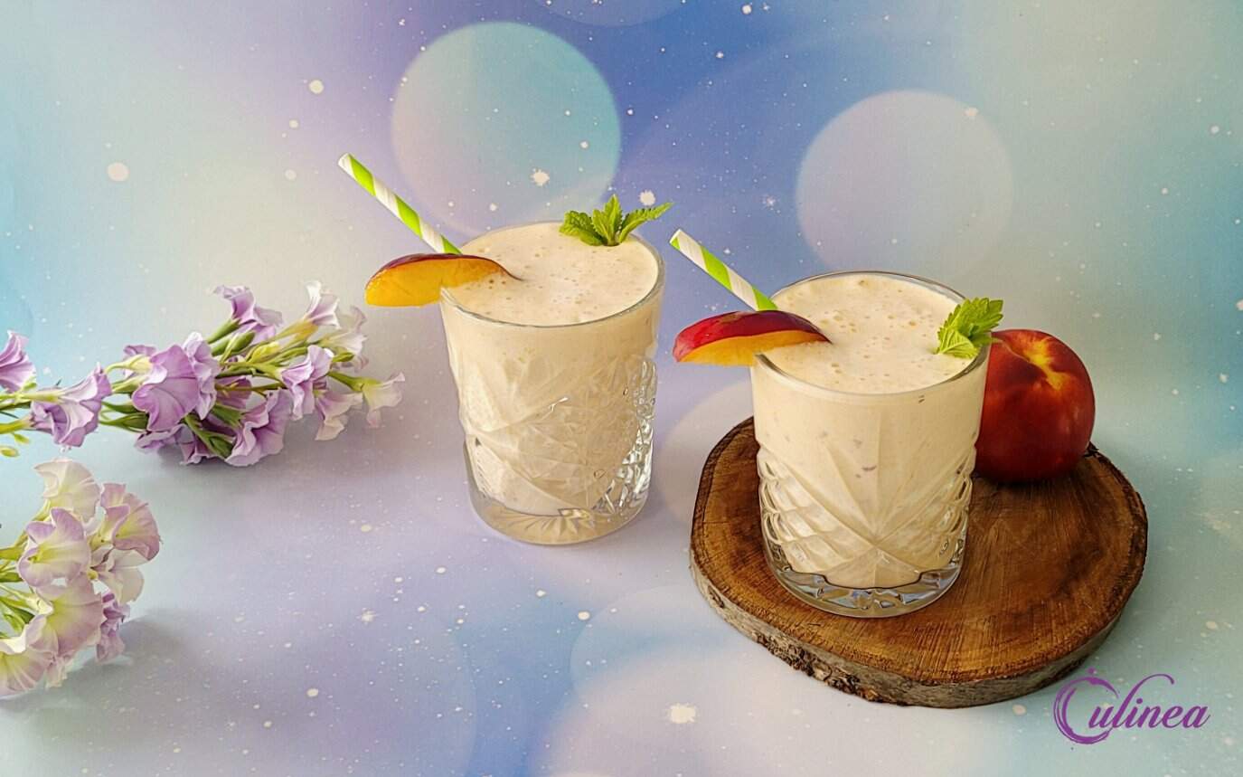 Nectarine whisky cocktail