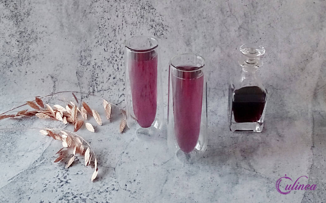 Parfait Amour cocktail