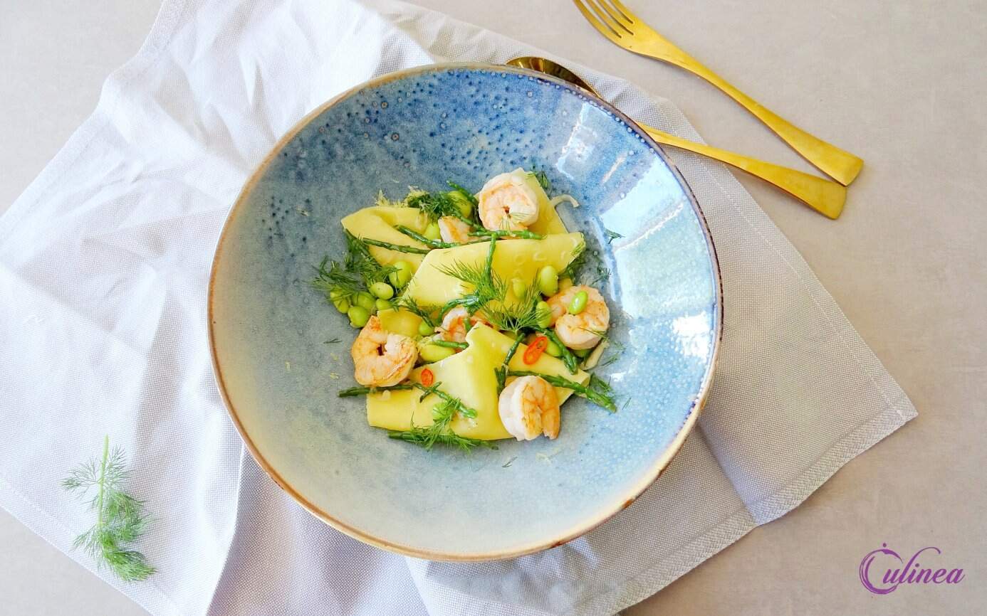 Pasta met grote garnalen, zeekraal en dille