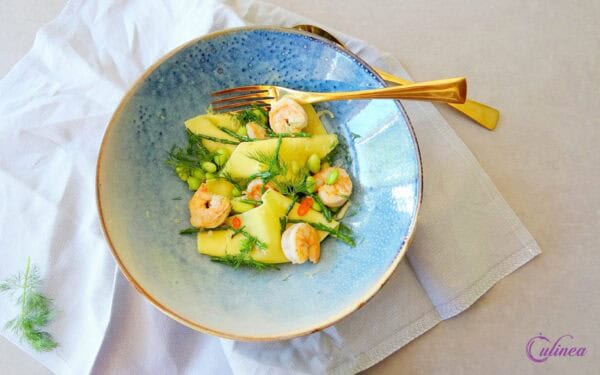 Pasta met grote garnalen, zeekraal en dille