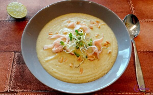 Knolselderij en koolraap currysoep