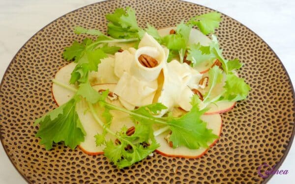 Raapstelen en knolselderij remoulade salade