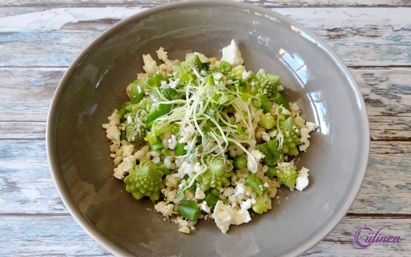 Romanesco salade met parelgort