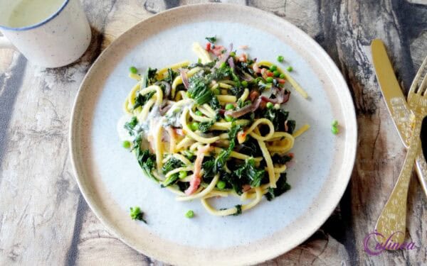 Spätzle met boerenkool en Roquefortsaus