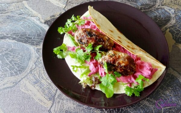 Wrap met köfta en bietentzaziki