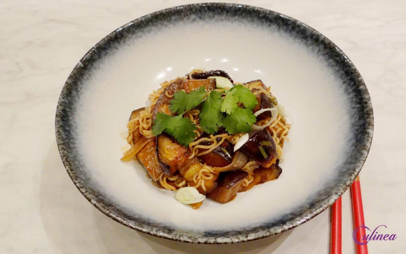 Aubergines met noedels