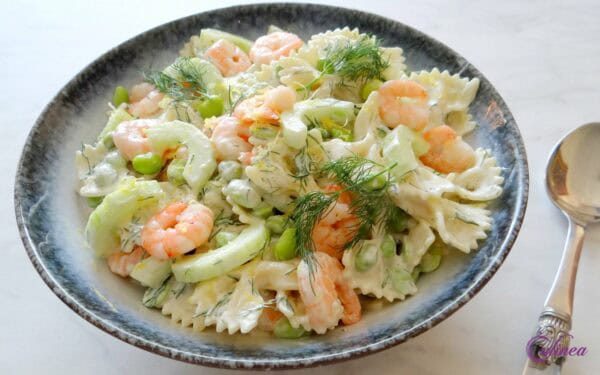 Farfallesalade met garnalen