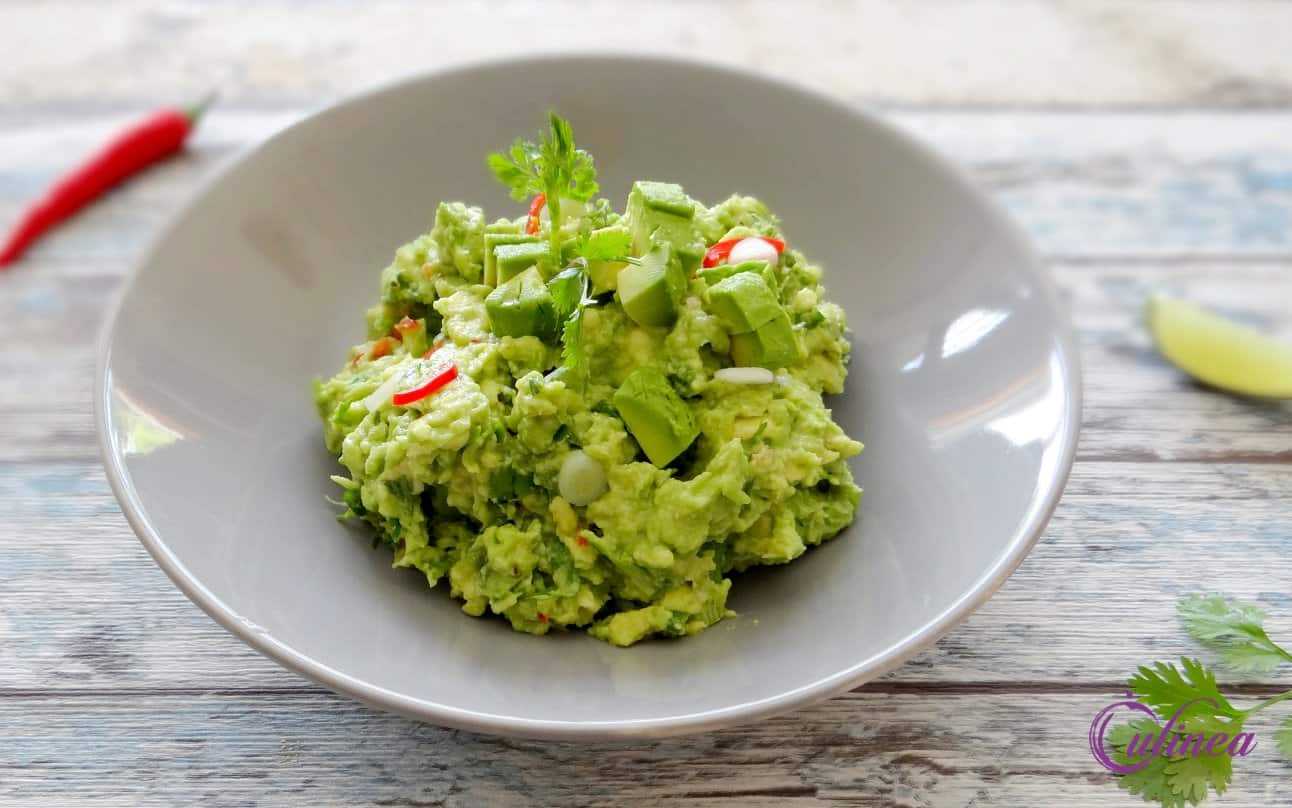 pasta met knoflook, ui en jalapeño