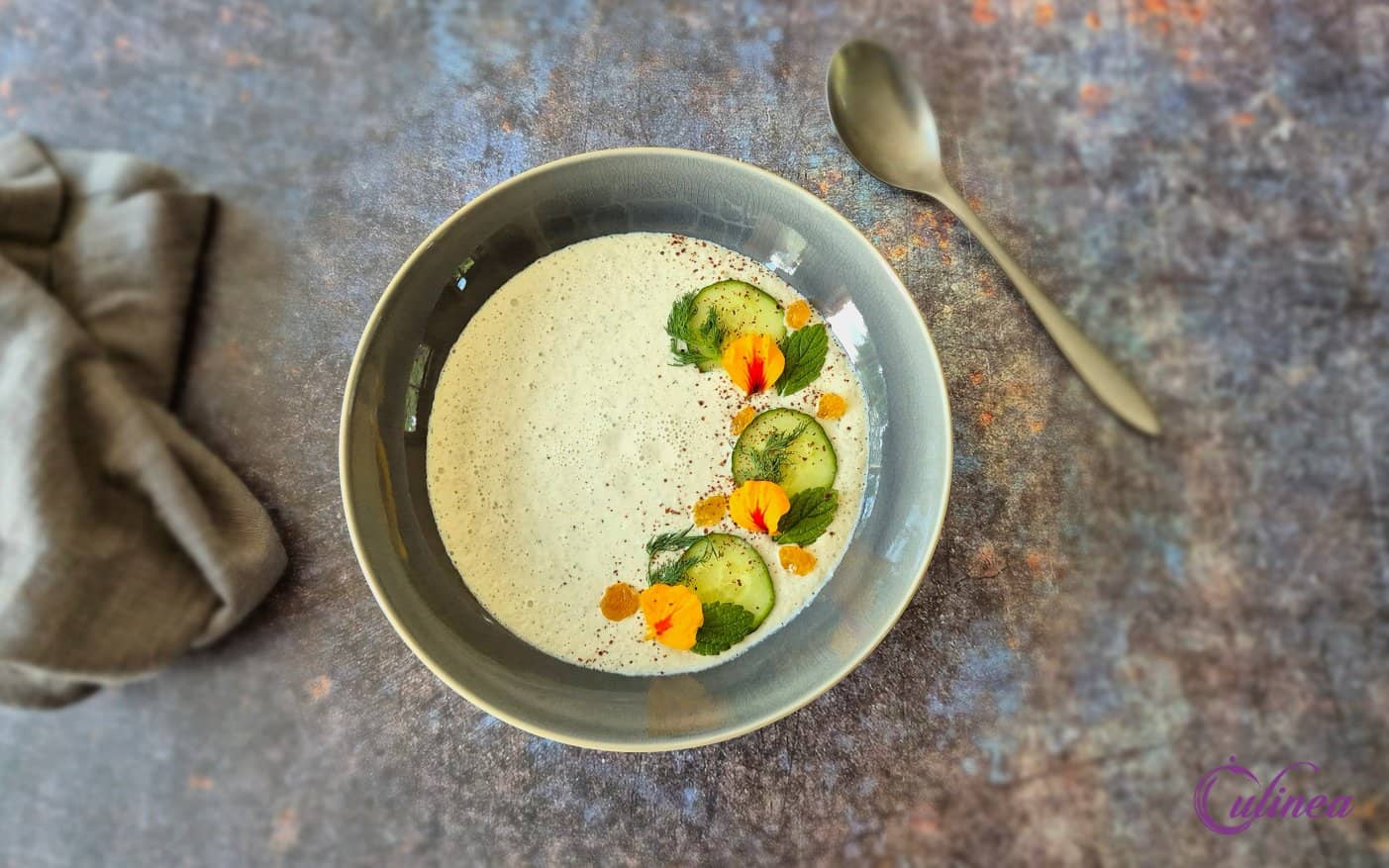 Yoghurtsoep met komkommer