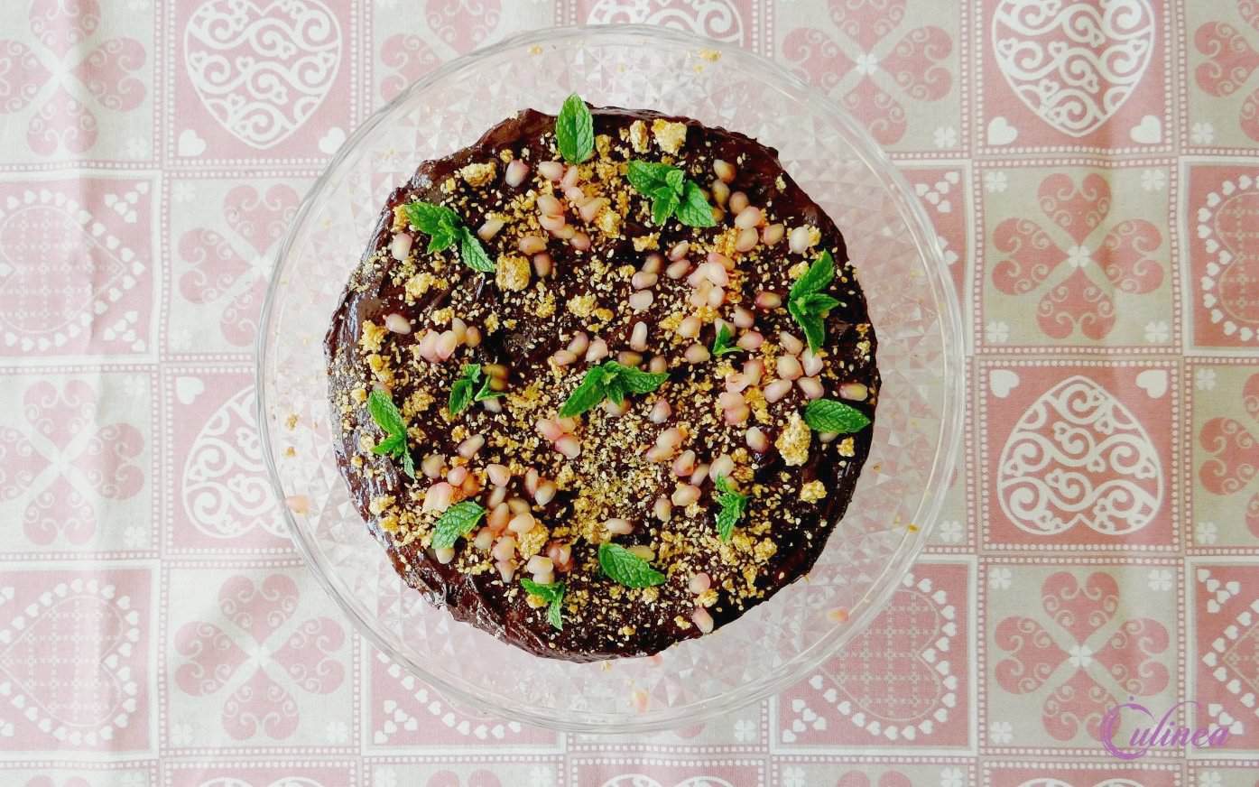 Chocoladetaart met dadels en halva