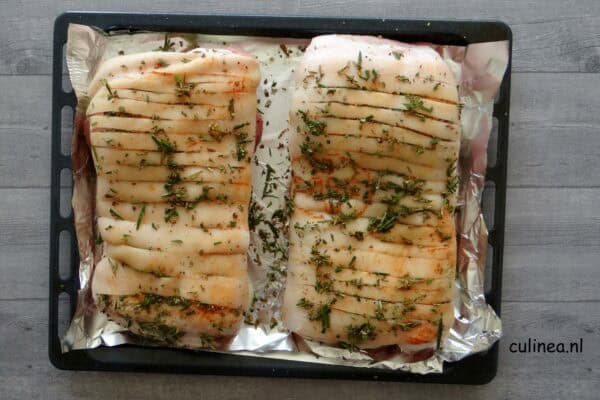 Buikspek langzaam gegaard in de oven