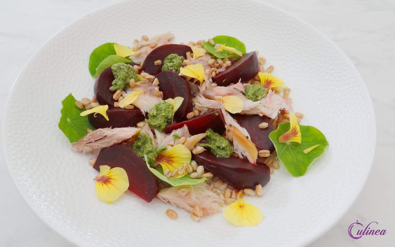 Salade met makreel, bietjes en spelt