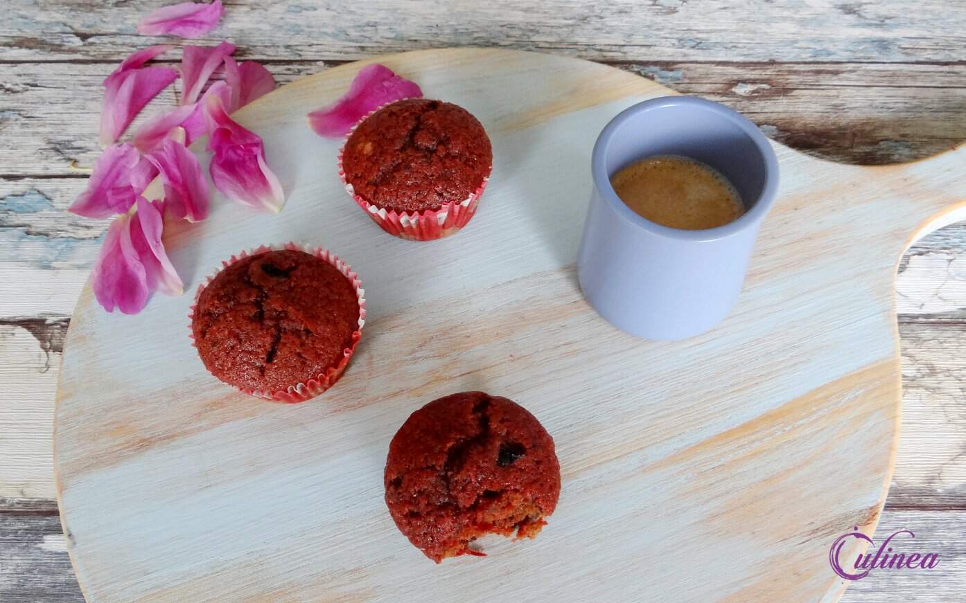 Rode bietmuffins