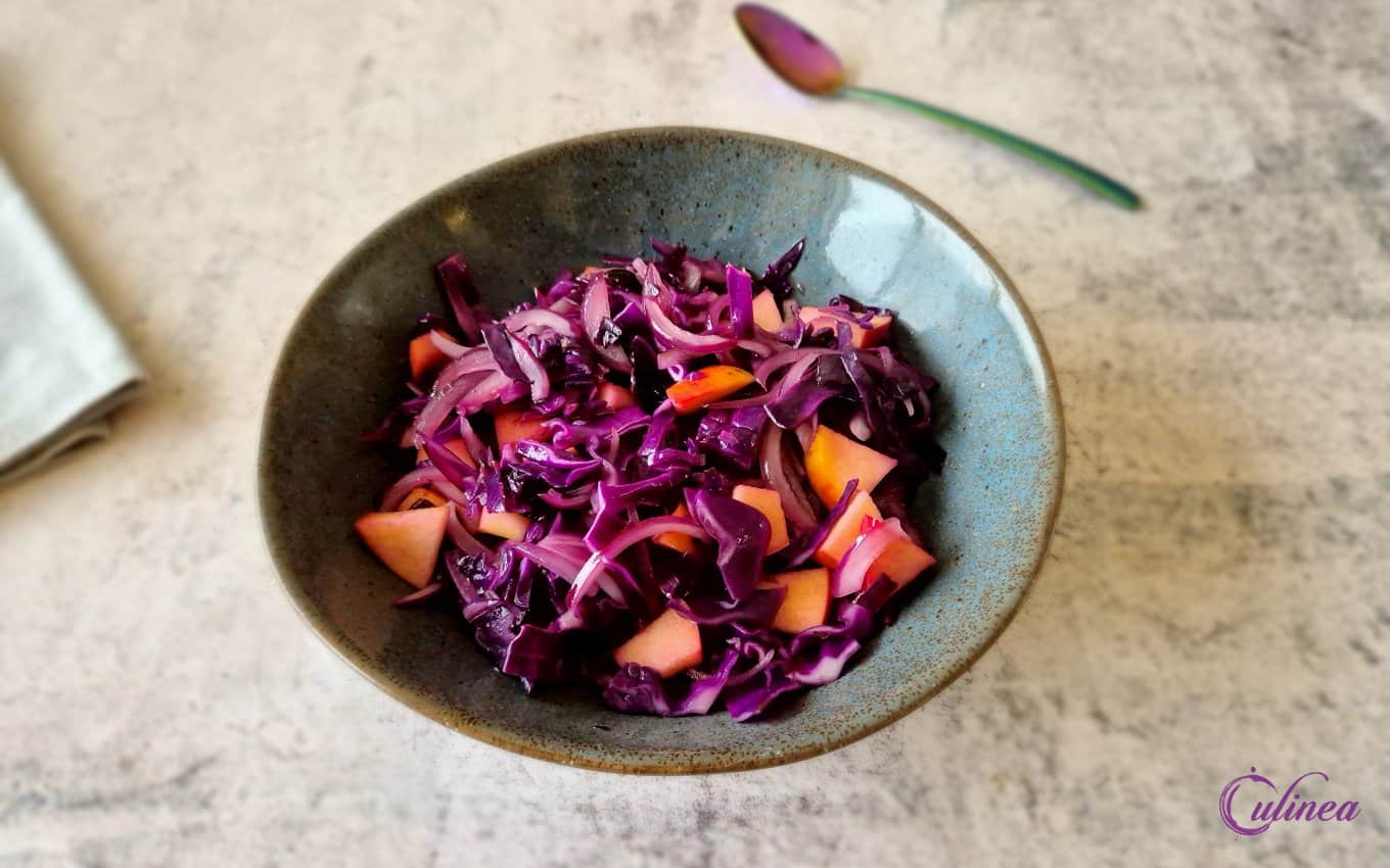 Roergebakken rode spitskool