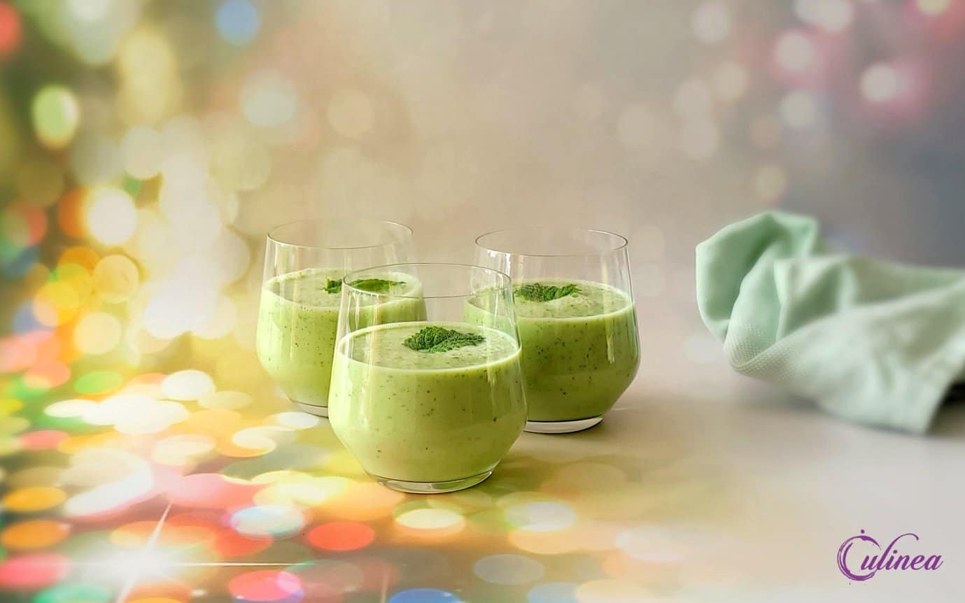 Gazpacho van avocado, komkommer en rucola