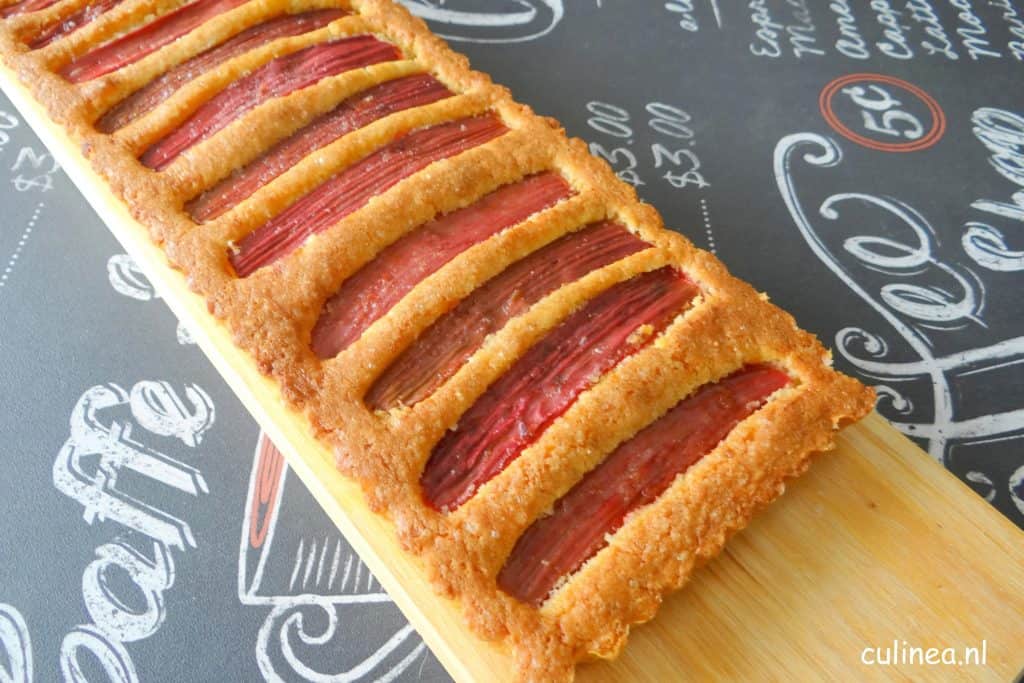 Rabarber amandelcake