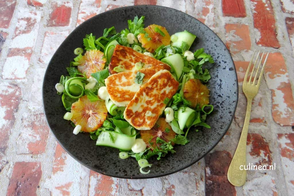 Salade met halloumi en sinaasappel