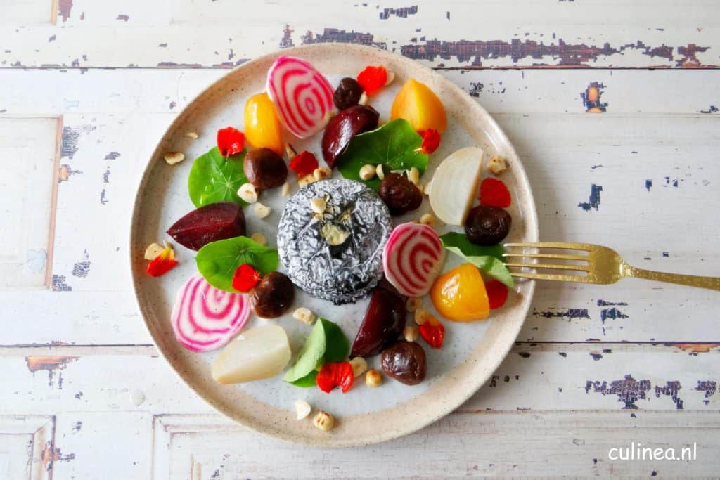 Geitenkaas met biet en shiitake