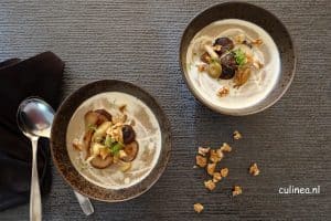 Najaarssalade met oesterzwammen, blauwe kaas en spekjes