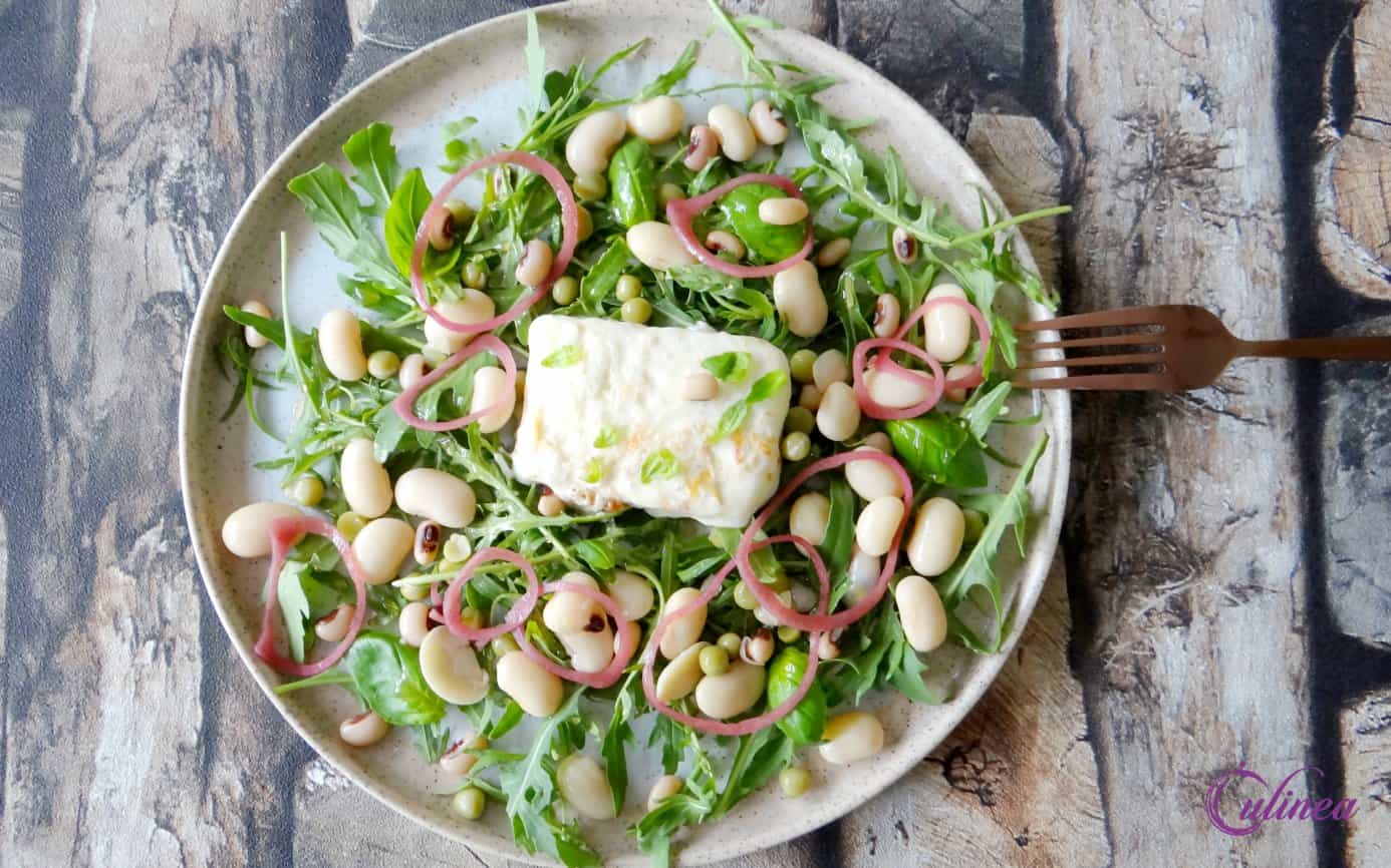 Salade met Griekse mix boontjes en gebakken feta
