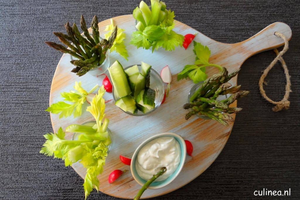 Wasabi dip met rauwkost