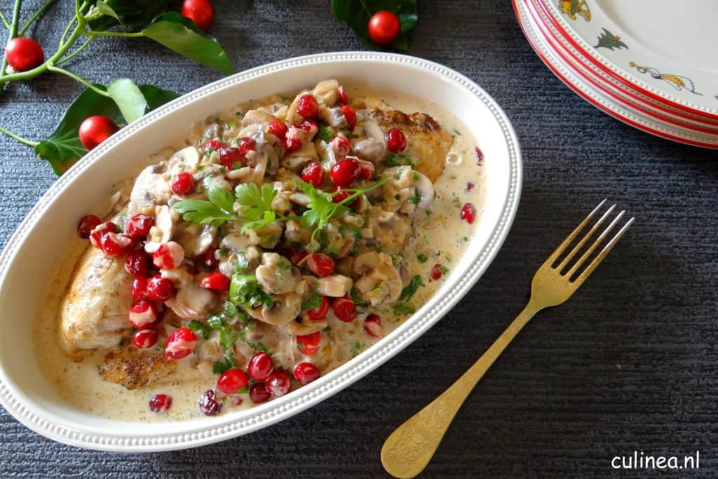 Kalkoenfilet met paddenstoelensaus en cranberries