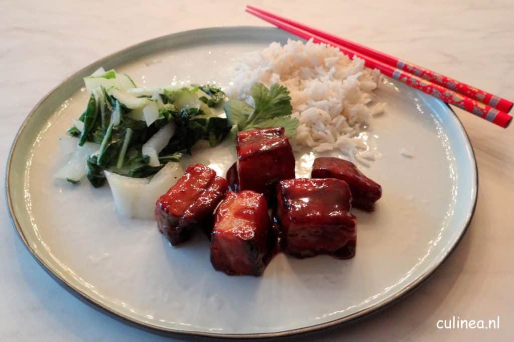 Buikspek met miso karamelsaus