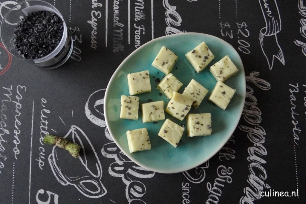 Witte chocolade fudge met wasabi en zwart zout