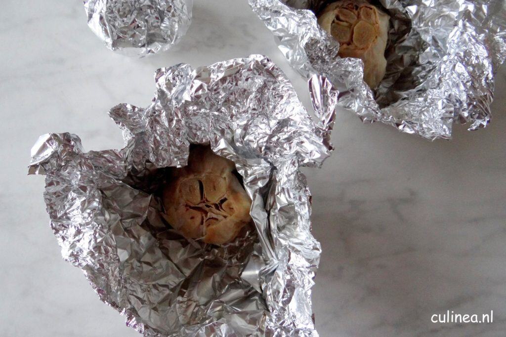 In de oven gepofte knoflook