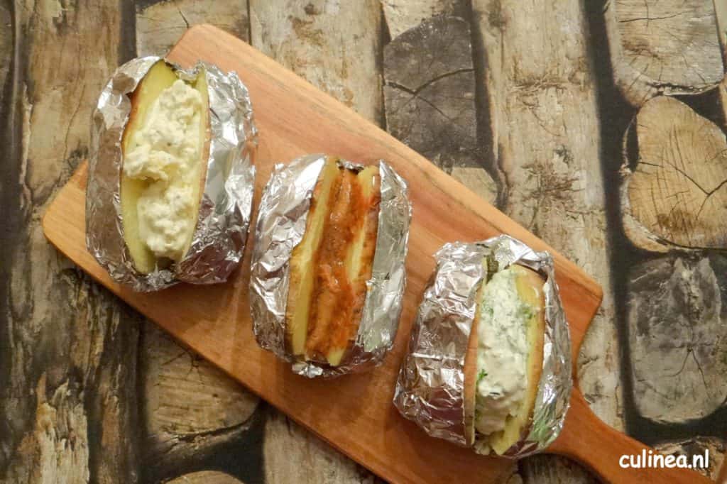 In de oven gepofte aardappelen met 3 toppings