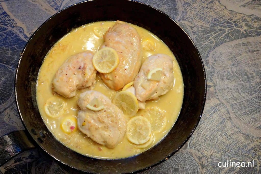 Kip in romige citroensaus