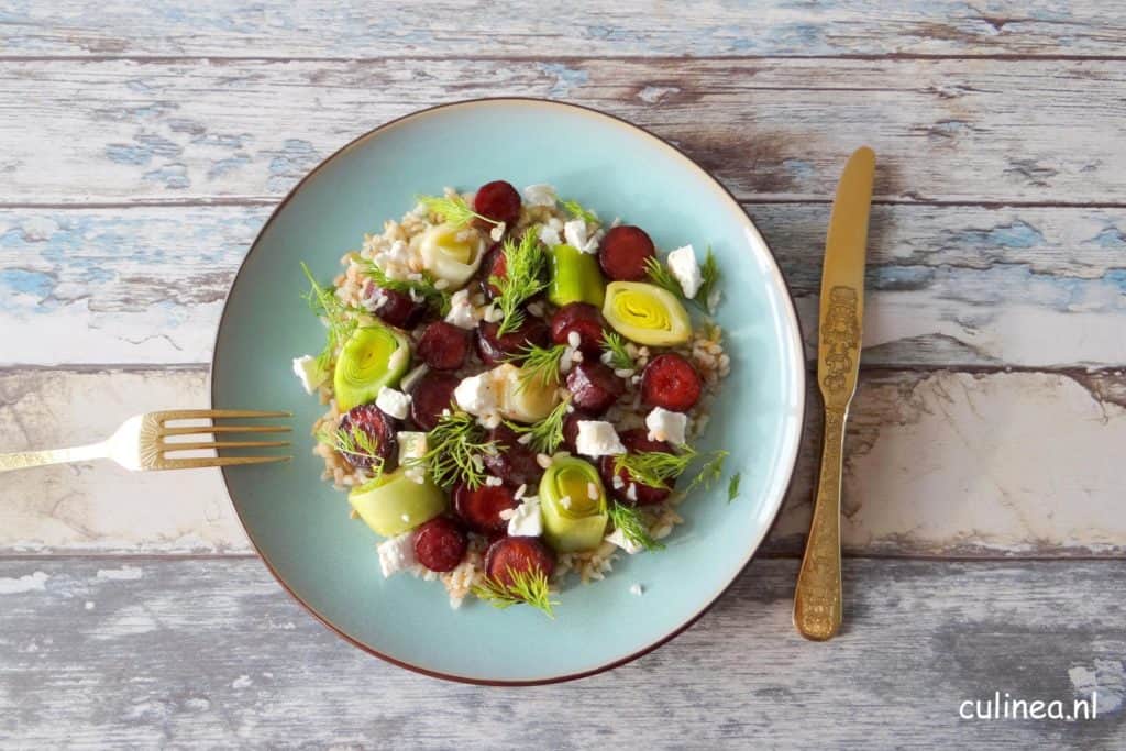 Paarse wortelen en prei met 5 granen