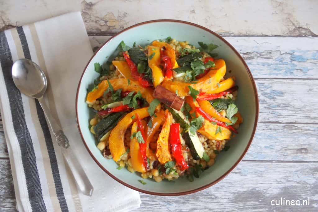 Parelcouscous met geroosterde pompoen en groenten