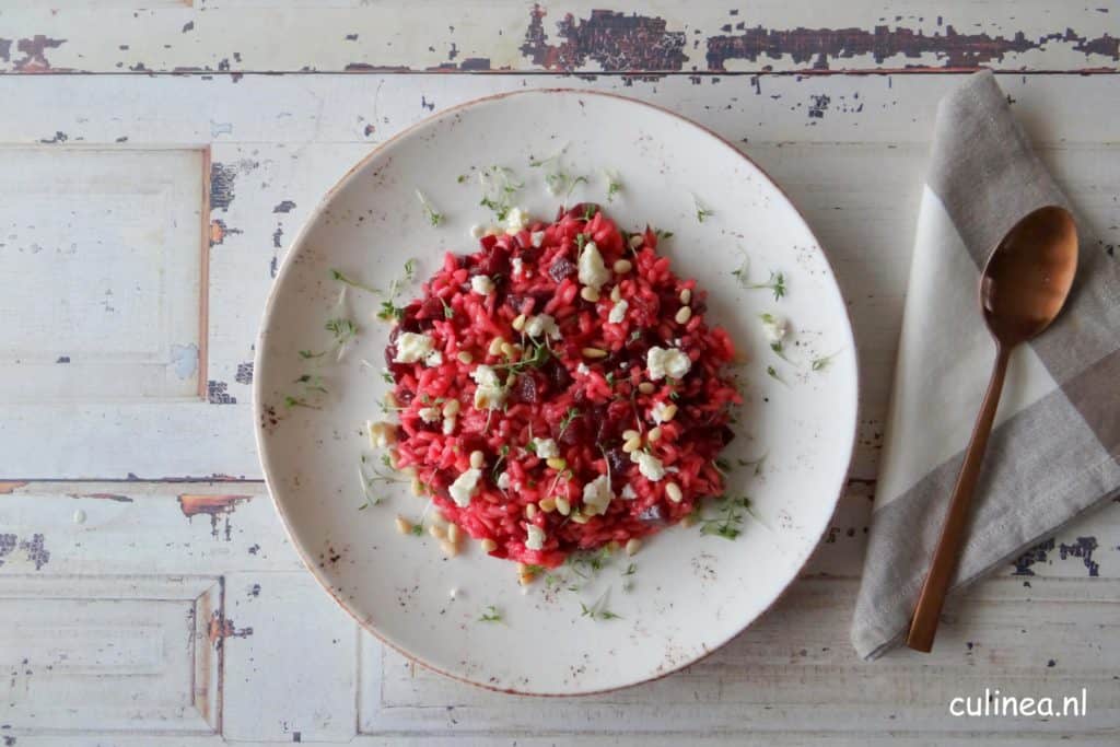 Risotto met rode bietjes, tijm en geitenkaas