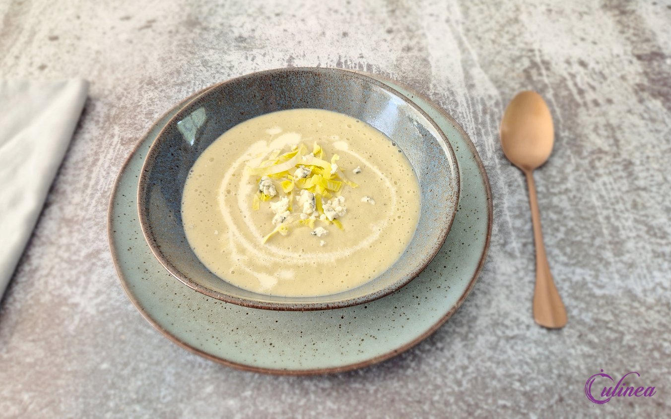 witlofsoep met blauwe kaas