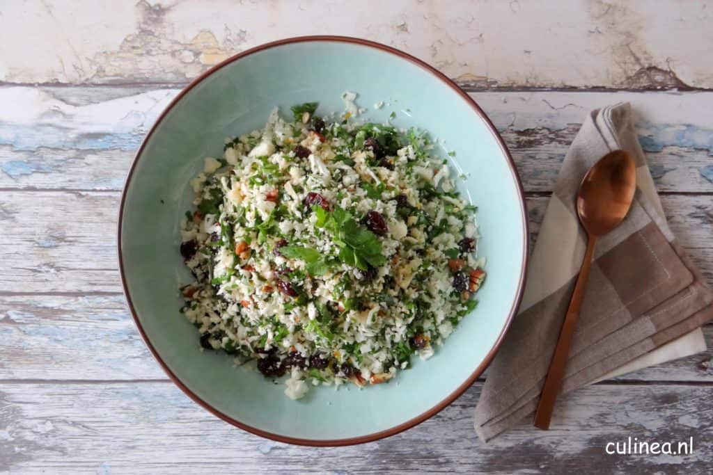 Bloemkool couscous met verse kruiden en cranberries