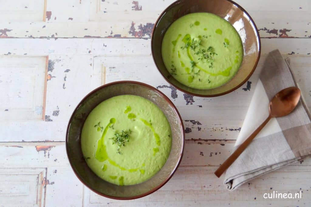 Romige erwten en cashewnoten soep