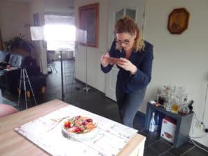 Salade met kip, rode biet, bloedsinaasappel en linzen 