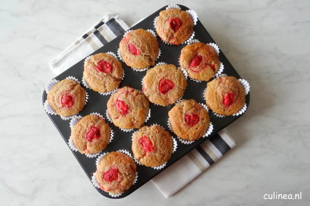 Volkoren aardbei en yoghurtmuffins
