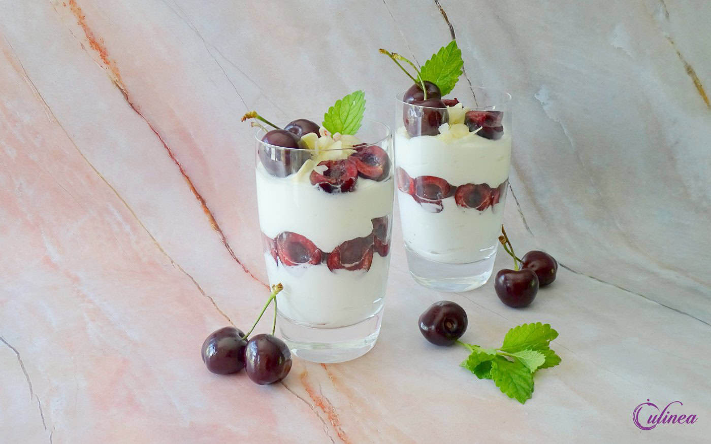 Kersen met een luchtige yoghurt