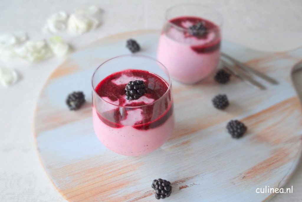 Chiapudding met bramencoulis