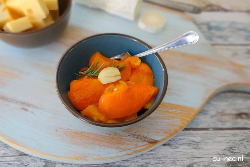 Gemarineerde geroosterde paprika's