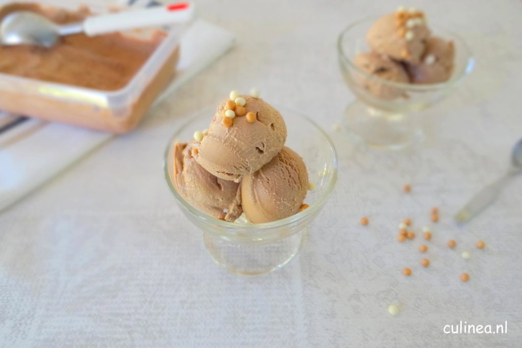 Homemade chocolade ijs zonder ijsmachine