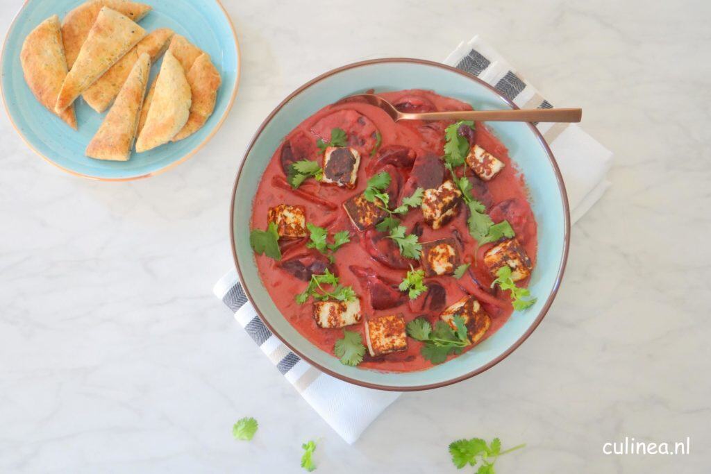Vegetarische Paneer en rode bieten curry