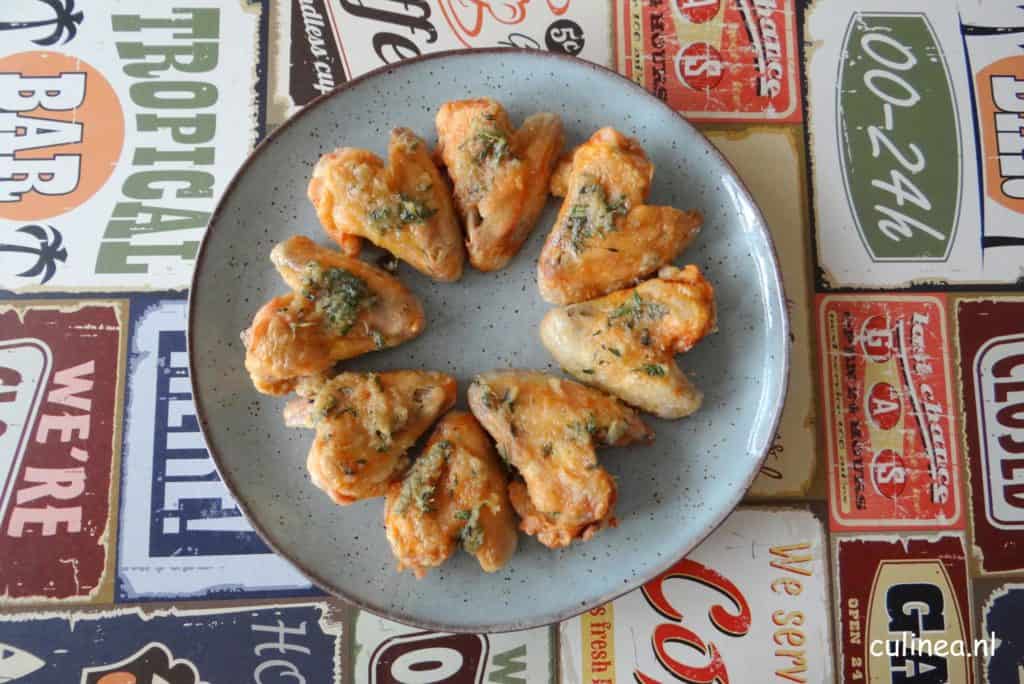 Kippenvleugels met knoflook en tijm