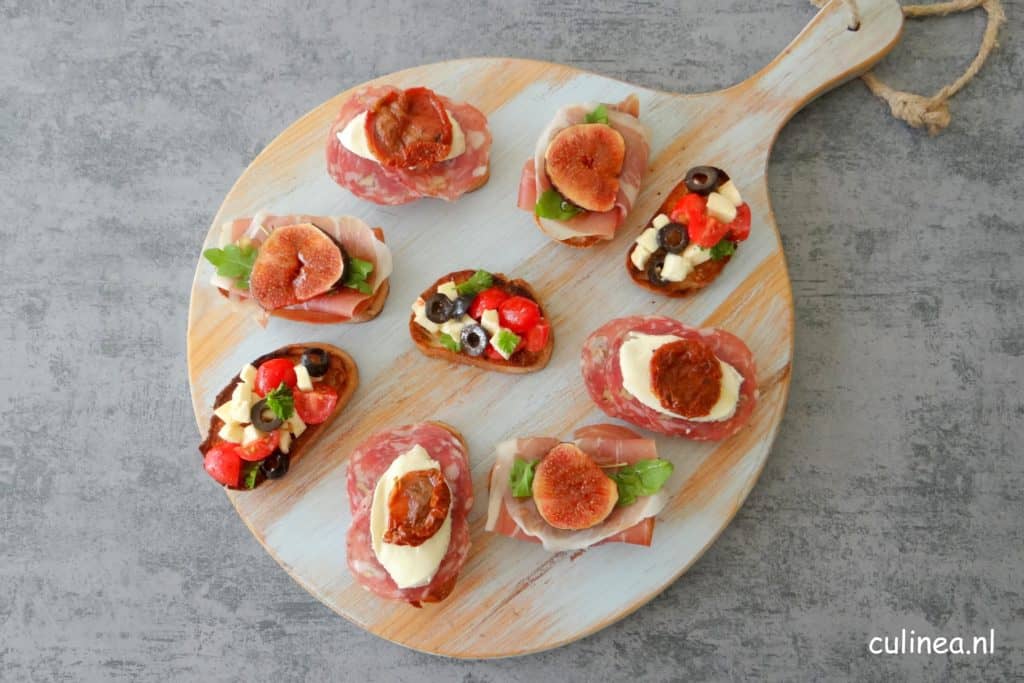 Bruschetta met verschillende toppings
