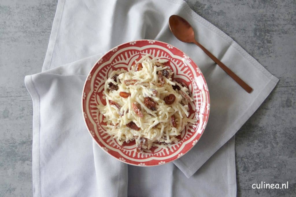 Koolrabi salade met peer, dadels en walnoten